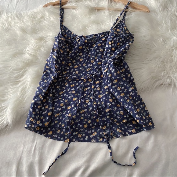 Floral • Button Down Crop Top • FIRM PRICE - Picture 6 of 7